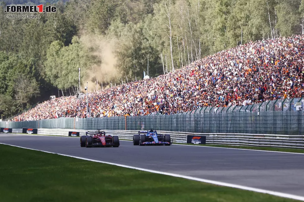 ... die schnellste Runde anzugreifen. Leclerc will aber nicht: "Ich würde es dieses Mal nicht riskieren", funkt er. Ferrari beharrt jedoch darauf und Leclerc kommt hinter Fernando Alonso im Alpine auf P6 zurück auf die Strecke und muss den Spanier in seiner entscheidenden Runde überholen. Die schnellste Rennrunde verpasst er um ... Foto zur News: ... die schnellste Runde anzugreifen. Leclerc will aber nicht: "Ich würde es dieses Mal nicht riskieren", funkt er. Ferrari beharrt jedoch darauf und Leclerc kommt hinter Fernando Alonso im Alpine auf P6 zurück auf die Strecke und muss den Spanier in seiner entscheidenden Runde überholen. Die schnellste Rennrunde verpasst er um ...