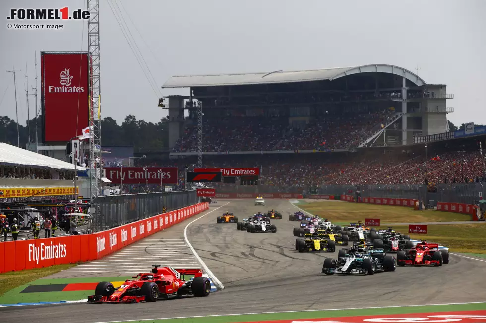 #11 Deutschland 2018: Wieder Uneinigkeit am Funk bei Ferrari: Vettel geht von der Pole in sein Heimrennen und kann die Führung zunächst behaupten. Mit einem frühen Stopp in Runde 14 gelingt Teamkollege Räikkönen jedoch ein Undercut gegen Bottas auf P2 und auch gegen Vettel. Als der Deutsche ... Foto zur News: #11 Deutschland 2018: Wieder Uneinigkeit am Funk bei Ferrari: Vettel geht von der Pole in sein Heimrennen und kann die Führung zunächst behaupten. Mit einem frühen Stopp in Runde 14 gelingt Teamkollege Räikkönen jedoch ein Undercut gegen Bottas auf P2 und auch gegen Vettel. Als der Deutsche ...