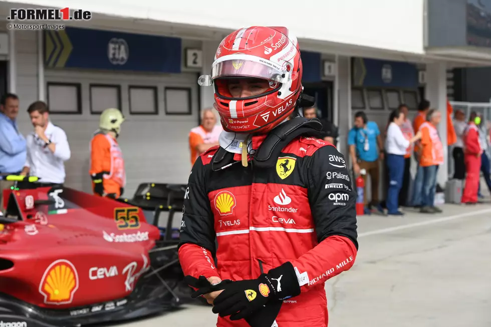 ... der Soft nicht so lange halten würde. Der harte Reifen hat jedoch keine Pace und ist schwer auf Temperatur zu bringen, was zuvor schon anderen Teams zum Verhängnis wurde und Ferrari hätte sehen müssen. Verstappen gewinnt das Rennen locker, wobei Leclerc mangels Pace noch einmal reinkommen muss und nur 6. wird. Foto zur News: ... der Soft nicht so lange halten würde. Der harte Reifen hat jedoch keine Pace und ist schwer auf Temperatur zu bringen, was zuvor schon anderen Teams zum Verhängnis wurde und Ferrari hätte sehen müssen. Verstappen gewinnt das Rennen locker, wobei Leclerc mangels Pace noch einmal reinkommen muss und nur 6. wird.