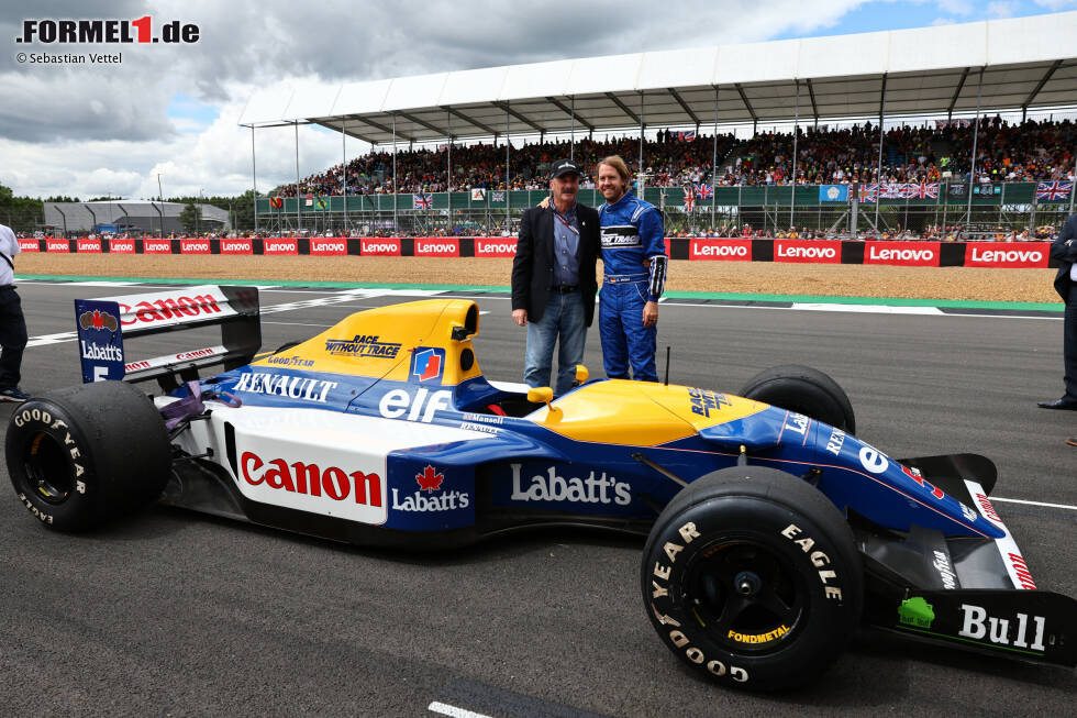 Nigel Mansell und Sebastian Vettel vor Vettels drei Millionen Euro teurem Williams-Renault FW14B. Nigel Mansell und Sebastian Vettel vor Vettels drei Millionen Euro teurem Williams-Renault FW14B.