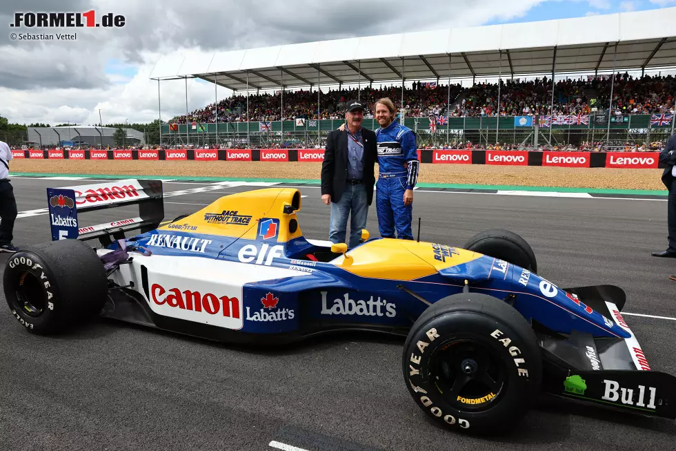 Foto zur News: Nigel Mansell und Sebastian Vettel vor Vettels drei Millionen Euro teurem Williams-Renault FW14B.