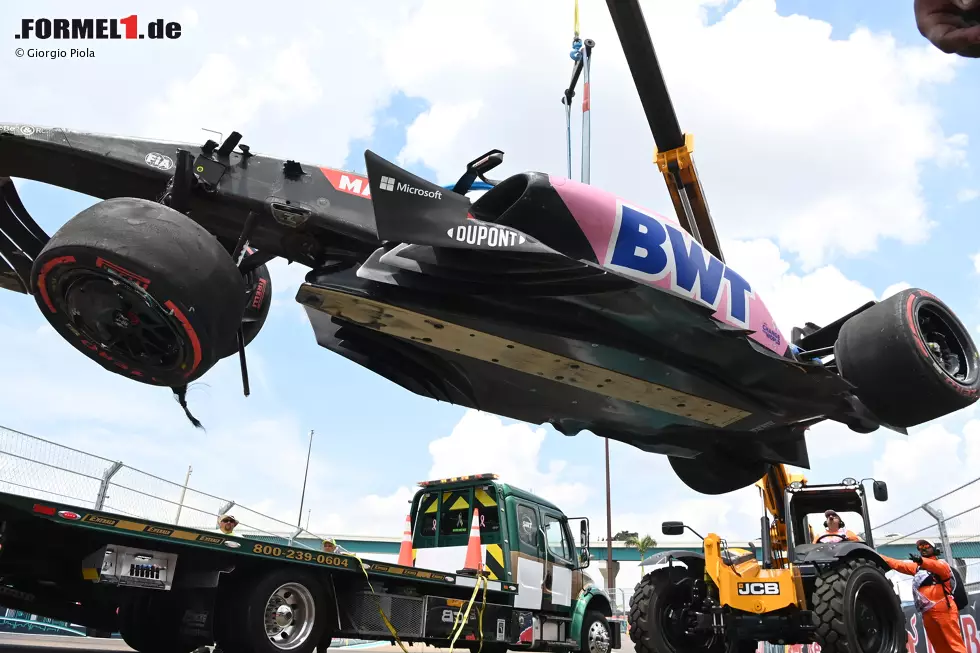 Ein seltener Blick unter den A522 beim Grand Prix von Miami gibt uns einen klaren Blick auf die Unterbodenabweiser, die Kontur der Unterbodentunnel und den Diffusorübergang. Foto zur News: Ein seltener Blick unter den A522 beim Grand Prix von Miami gibt uns einen klaren Blick auf die Unterbodenabweiser, die Kontur der Unterbodentunnel und den Diffusorübergang.