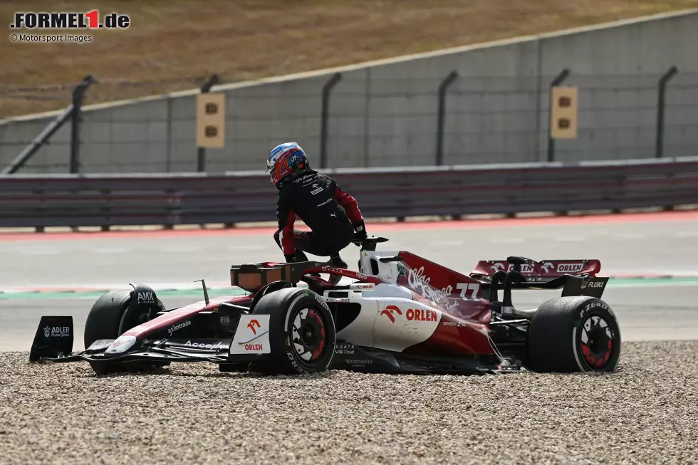 Foto zur News: Valtteri Bottas (5): Eigentlich eine ordentliche Leistung, die er sich mit dem Dreher ins Aus aber selbst ruiniert hat. Teile der Redaktion hätten noch eine 4 gegeben, weil es bis dahin nach Punkten aussah. Die Mehrheit hatte am Ende aber keine Gnade.