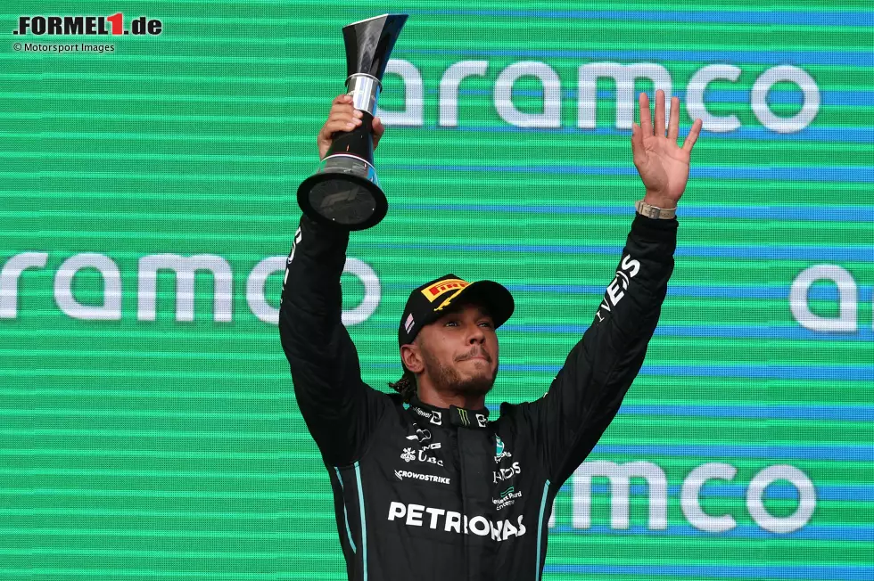 Lewis Hamilton (2): Der Rekordchampion war ein Einser-Kandidat, doch der Mehrheit der Redaktion fehlte am Ende das "gewisse Extra", das wir so oft fordern. Zudem verhielt er sich beim Überholmanöver von Verstappen auch nicht ganz sauber, als er noch einmal etwas nach links zuckte. So wird es dann "nur" die 2. Foto zur News: Lewis Hamilton (2): Der Rekordchampion war ein Einser-Kandidat, doch der Mehrheit der Redaktion fehlte am Ende das "gewisse Extra", das wir so oft fordern. Zudem verhielt er sich beim Überholmanöver von Verstappen auch nicht ganz sauber, als er noch einmal etwas nach links zuckte. So wird es dann "nur" die 2.
