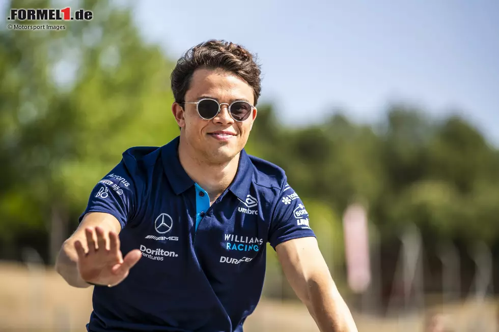 Foto zur News: ... nämlich Nyck de Vries. Der Formel-E-Weltmeister kommt bei Williams zum Einsatz und ist schneller als Stammpilot Nicholas Latifi. Apropos Erfahrungsrückstand, den haben auch ...