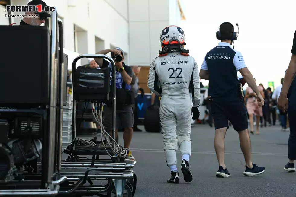 Foto zur News: Yuki Tsunoda (5): Ein echtes Qualifying hatte er wegen seiner Gridstrafe nicht, das kann man nicht bewerten. Im Rennen dann ganz ordentlich unterwegs, aber der Fehler darf ihm natürlich niemals passieren. Weiß er auch selbst. &quot;Ausreichend&quot; war das deswegen am Ende nicht mehr.