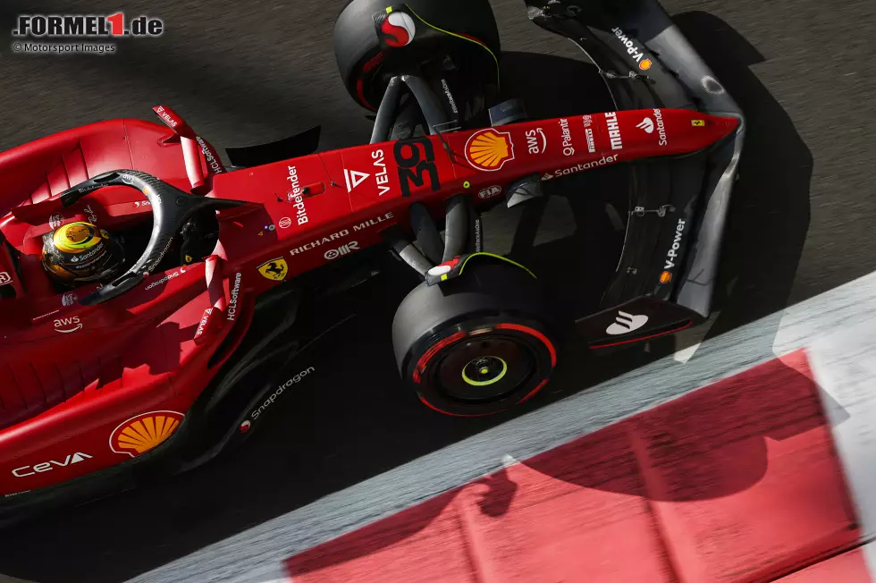 Im ersten Freien Training sind insgesamt acht "Freitagsfahrer" im Einsatz (unser Bild zeigt Robert Schwarzman bei Ferrari). Einige Teams erfüllen ihre Pflicht, einen Fahrer mit weniger als zwei Grands Prix trainieren zu lassen, also im letztmöglichen Augenblick. Bei Aston Martin ... Foto zur News: Im ersten Freien Training sind insgesamt acht "Freitagsfahrer" im Einsatz (unser Bild zeigt Robert Schwarzman bei Ferrari). Einige Teams erfüllen ihre Pflicht, einen Fahrer mit weniger als zwei Grands Prix trainieren zu lassen, also im letztmöglichen Augenblick. Bei Aston Martin ...