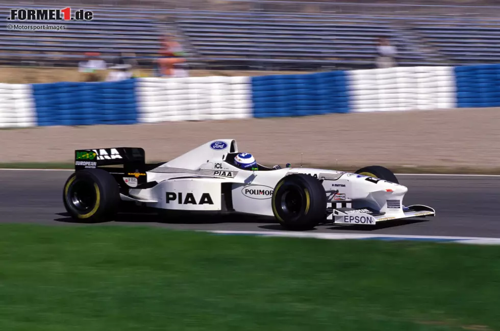 ... Tyrrell fährt mit weißen Rennwagen in der Formel 1 vor. Beiden Teams ist gemein: Sie sind bald danach Geschichte, denn Stewart wird zu Jaguar und Tyrrell zu BAR. Minardi ... Foto zur News: ... Tyrrell fährt mit weißen Rennwagen in der Formel 1 vor. Beiden Teams ist gemein: Sie sind bald danach Geschichte, denn Stewart wird zu Jaguar und Tyrrell zu BAR. Minardi ...