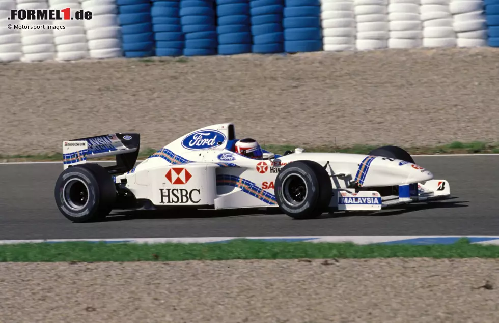 ... schreibt das Stewart-Team von Ex-Champion Jackie Stewart, das ab 1997 in der Formel 1 firmiert, mit mehrheitlich weißen Fahrzeugen. Damit ist man in der Startaufstellung aber nicht alleine, denn auch ... Foto zur News: ... schreibt das Stewart-Team von Ex-Champion Jackie Stewart, das ab 1997 in der Formel 1 firmiert, mit mehrheitlich weißen Fahrzeugen. Damit ist man in der Startaufstellung aber nicht alleine, denn auch ...