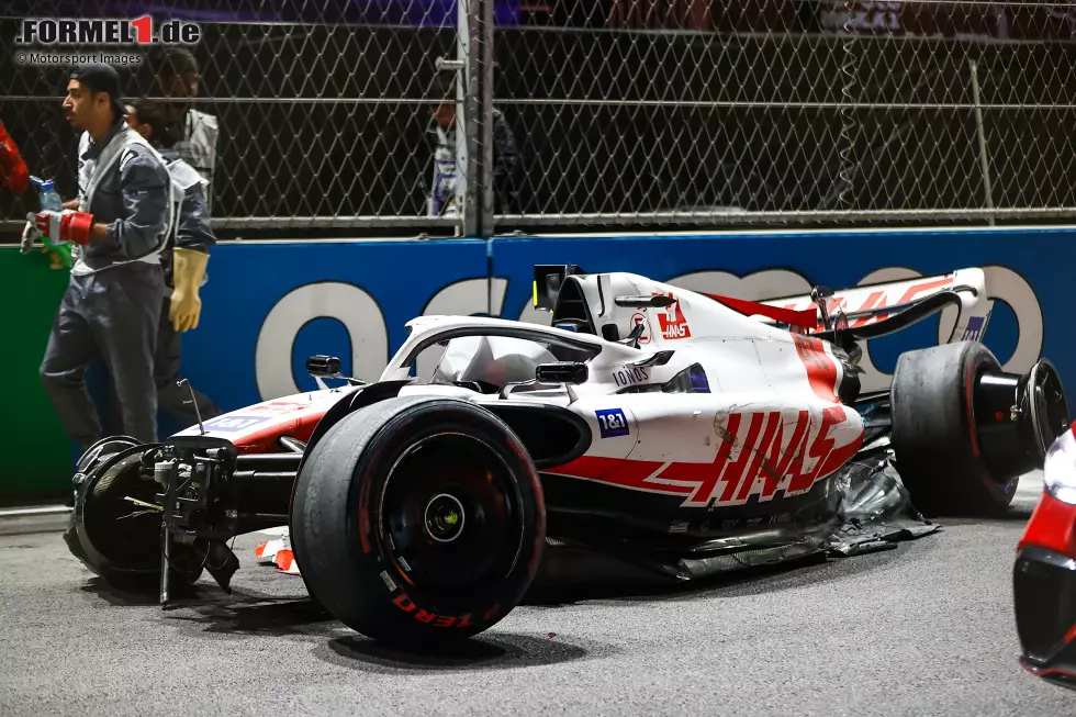 ... Schumacher das Rennen am Sonntag auslassen wird, weil er möglicherweise zur Beobachtung über Nacht im Krankenhaus bleiben muss. Haas tritt daher in Dschidda im Grand Prix nur mit einem Auto für Kevin Magnussen an. Foto zur News: ... Schumacher das Rennen am Sonntag auslassen wird, weil er möglicherweise zur Beobachtung über Nacht im Krankenhaus bleiben muss. Haas tritt daher in Dschidda im Grand Prix nur mit einem Auto für Kevin Magnussen an.