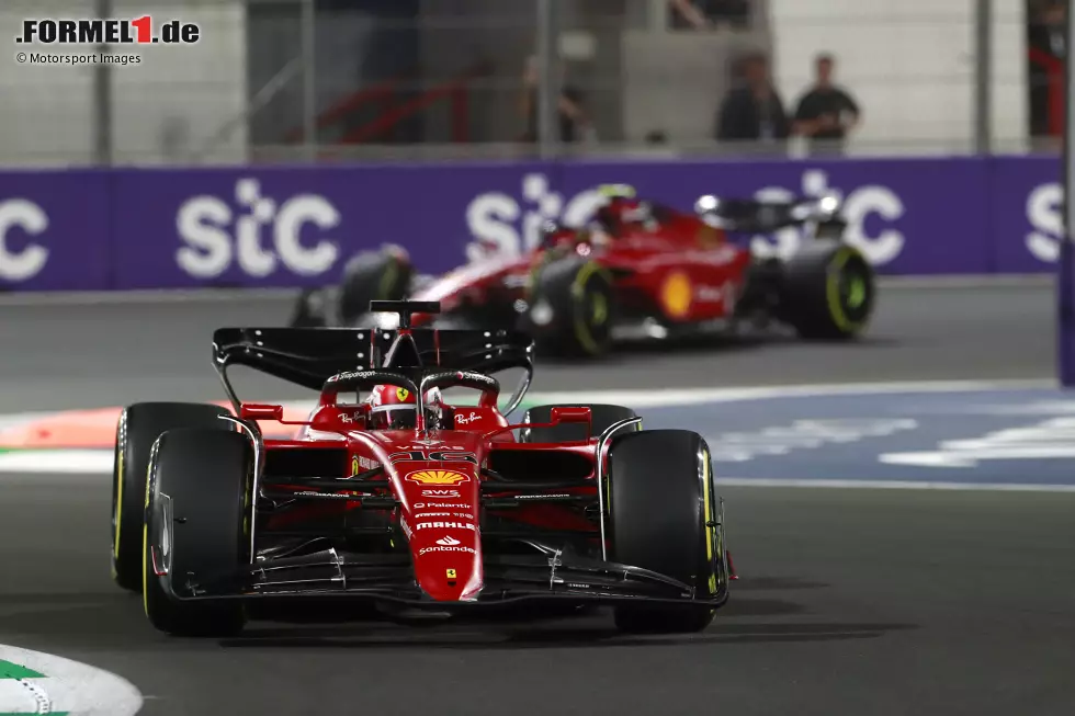 ... führt Charles Leclerc nach zwei Rennen mit 45 Punkten vor Carlos Sainz mit 33 und Max Verstappen mit 25. In der Konstrukteurswertung ist Ferrari mit 78 Punkten vorne, es folgen Mercedes mit 38 und Red Bull mit 37 Punkten. Und das ... Foto zur News: ... führt Charles Leclerc nach zwei Rennen mit 45 Punkten vor Carlos Sainz mit 33 und Max Verstappen mit 25. In der Konstrukteurswertung ist Ferrari mit 78 Punkten vorne, es folgen Mercedes mit 38 und Red Bull mit 37 Punkten. Und das ...