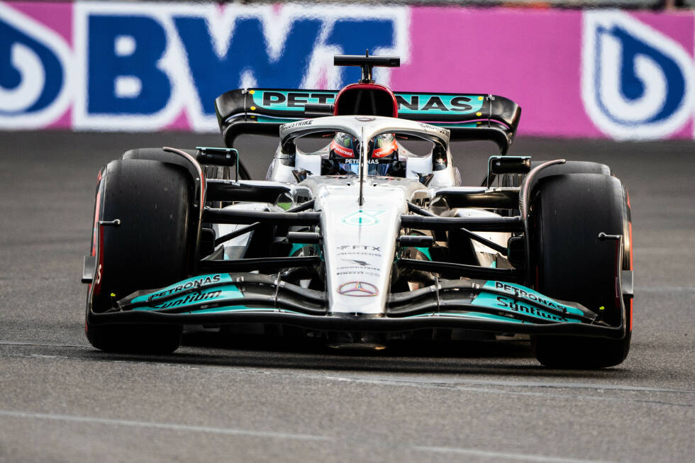 Foto zur News: Mercedes 2022: Lewis Hamilton, George Russell
