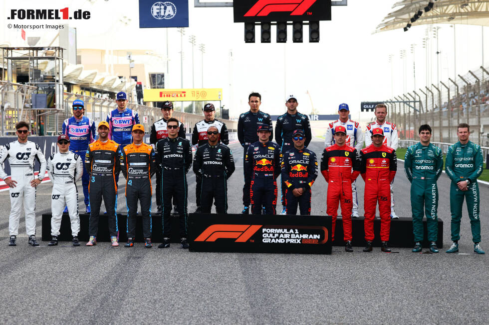 Die Formel-1-Fahrer 2022: Wie sehen sie wohl in 30 Jahren aus? Wir haben eine Foto-App bemüht und präsentieren hier die Ergebnisse: Die aktuellen Formel-1-Fahrer und wie sie bis 2052 gealtert sein könnten! Die Formel-1-Fahrer 2022: Wie sehen sie wohl in 30 Jahren aus? Wir haben eine Foto-App bemüht und präsentieren hier die Ergebnisse: Die aktuellen Formel-1-Fahrer und wie sie bis 2052 gealtert sein könnten!