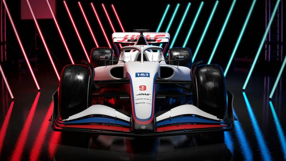 Foto zur News: Als erstes Team hat US-Rennstall Haas seine neuen Farben für die Formel-1-Saison 2022 präsentiert: So wird der Haas VF-22 von Mick Schumacher und Nikita Masepin in diesem Jahr aussehen! Aber ...