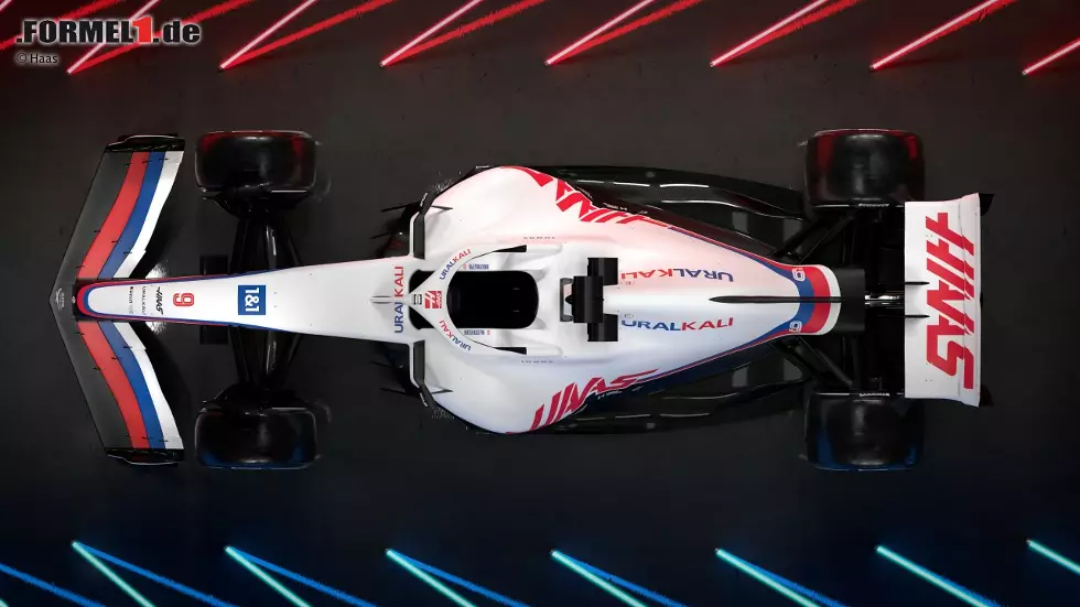 Foto zur News: ... sowohl auf dem Haas VF-21 als auch auf dem Nachfolger VF-22 dominiert die Hauptfarbe Weiß. Hinzu kommen die Akzentfarben Rot und Blau. Das ergibt einerseits die Farben, mit denen Titelsponsor Uralkali auf dem Auto wirbt, andererseits ...