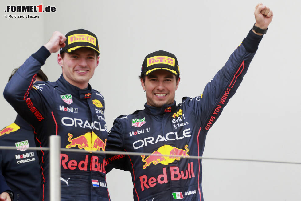 Foto zur News: Red Bull erzielt einen Doppelsieg durch Max Verstappen und Sergio Perez und stellt zum zweiten Mal in diesem Jahr den Sieger eines Grand Prix. Es ist der erste Doppelsieg des Teams seit 2016 und auf Platz drei ...