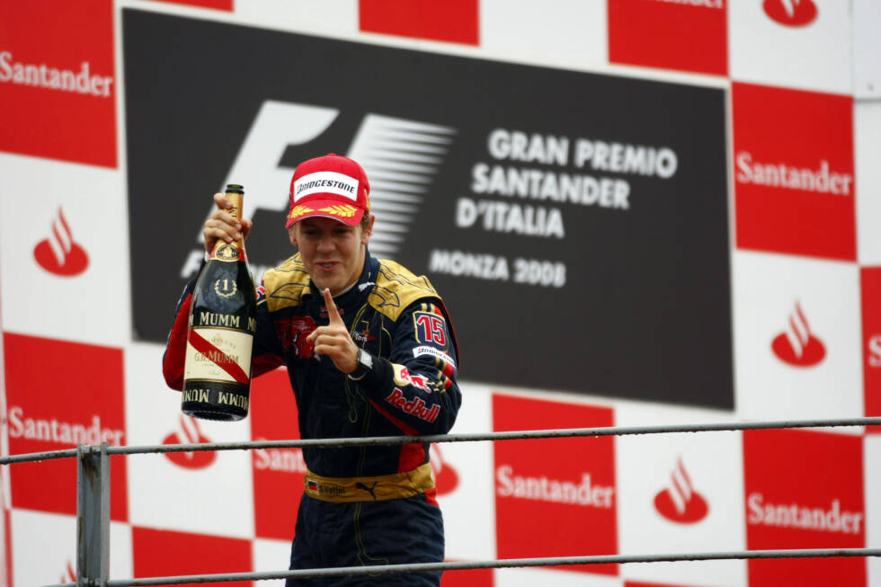 Foto zur News: ... er den ersten Sieg für Toro Rosso erzielt und ganz nebenbei Altersrekorde aufstellt: Bis dahin hat es keinen jüngeren Formel-1-Fahrer auf der Poleposition und auf dem obersten Treppchen gegeben, Vettel schreibt also schon jetzt Geschichte und ...