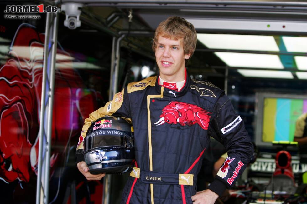 Foto zur News: ... holt ihn sein anderer großer Förderpartner, Red Bull, ins eigene Juniorteam: BMW gibt Vettel frei, damit er bei Toro Rosso die Nachfolge von Scott Speed antreten kann. Vettel hat es geschafft: Ab dem Ungarn-Grand-Prix 2007 ist er Formel-1-Stammfahrer und ...