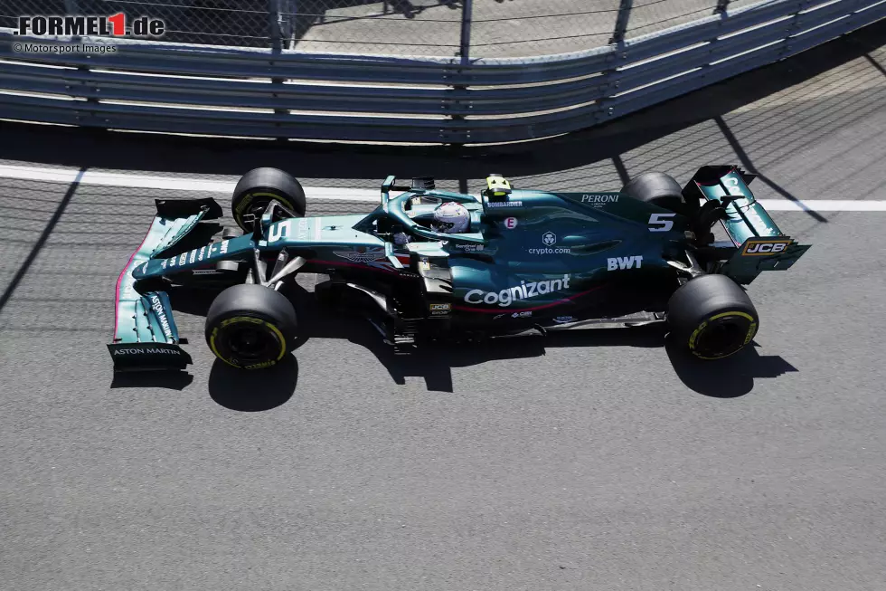 ... kann sich Vettel im AMR21 erstmals richtig inszenieren. Er glänzt im Qualifying und im Rennen, wird Fünfter, legt daraufhin in Aserbaidschan aber noch einmal nach und ... Foto zur News: ... kann sich Vettel im AMR21 erstmals richtig inszenieren. Er glänzt im Qualifying und im Rennen, wird Fünfter, legt daraufhin in Aserbaidschan aber noch einmal nach und ...