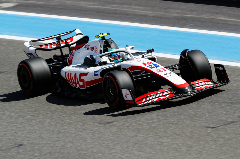 Foto zur News: ... reist Mick Schumacher im Haas aus Frankreich ab. Nach dem Qualifying-Fehler mit Tracklimits wird er im Rennen umgedreht und fällt zurück, am Ende ist es P15. Die nächste Chance ...