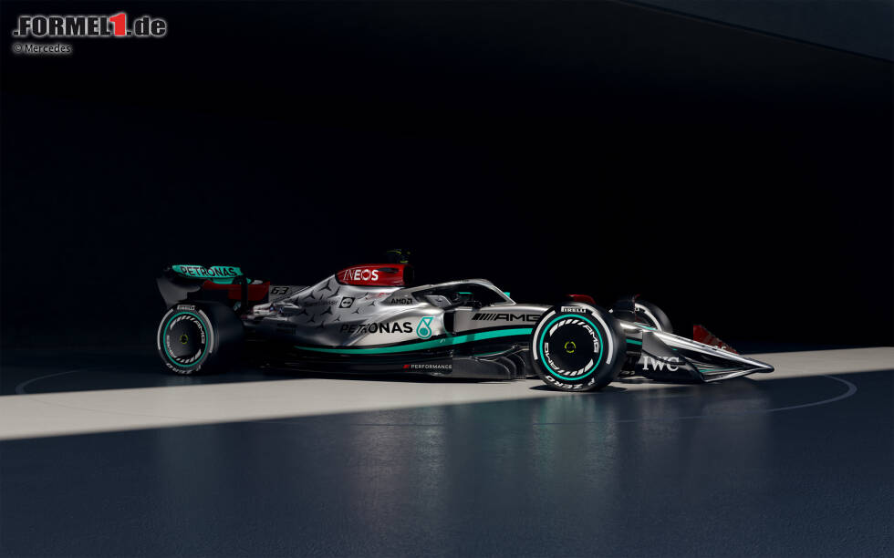 Was natürlich sofort auffällt: Das Auto ist wieder mehrheitlich in Silber gehalten, was Toto Wolff schon vor Monaten angedeutet hatte. Der Mercedes ist also nach zwei Jahren in Schwarz wieder ein Silberpfeil! Was natürlich sofort auffällt: Das Auto ist wieder mehrheitlich in Silber gehalten, was Toto Wolff schon vor Monaten angedeutet hatte. Der Mercedes ist also nach zwei Jahren in Schwarz wieder ein Silberpfeil!