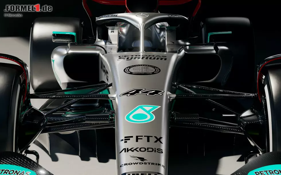 ... steht eben hoch im Kurs in der Formel 1, weshalb auf den Mercedes-Bildern auch nicht allzu viel von den wichtigen Details zu sehen ist. Die Eingänge zu den Venturi-Kanälen zum Beispiel sind verdeckt, auch ... Foto zur News: ... steht eben hoch im Kurs in der Formel 1, weshalb auf den Mercedes-Bildern auch nicht allzu viel von den wichtigen Details zu sehen ist. Die Eingänge zu den Venturi-Kanälen zum Beispiel sind verdeckt, auch ...