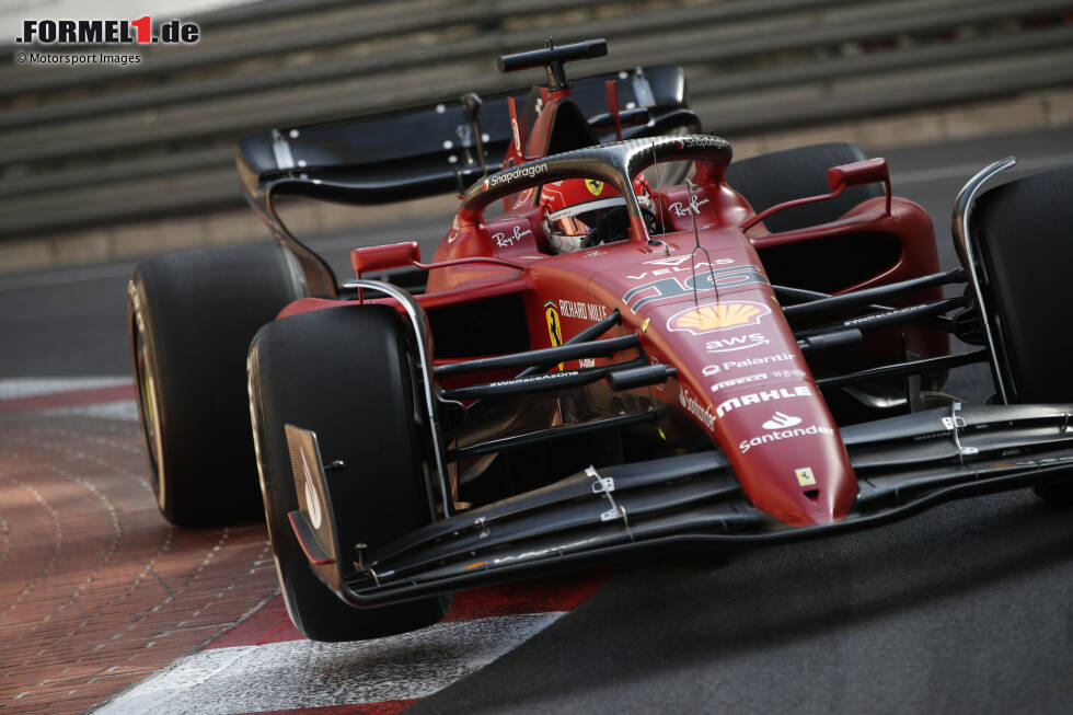 Ferrari-Fahrer Charles Leclerc bestimmt die Freien Trainings am Freitag in Monaco, steht am Ende mit 1:12.656 Minuten knapp vor seinem Teamkollegen Carlos Sainz. Der F1-75 wirkt wie "in einer anderen Welt", kommentiert Alexander Wurz beim 'ORF'. Ferrari ist also Favorit. Bei Red Bull ... Ferrari-Fahrer Charles Leclerc bestimmt die Freien Trainings am Freitag in Monaco, steht am Ende mit 1:12.656 Minuten knapp vor seinem Teamkollegen Carlos Sainz. Der F1-75 wirkt wie "in einer anderen Welt", kommentiert Alexander Wurz beim 'ORF'. Ferrari ist also Favorit. Bei Red Bull ...