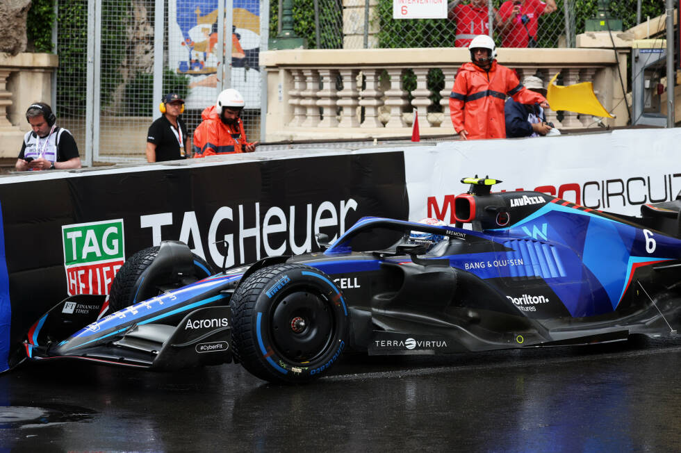 Foto zur News: Nicholas Latifi (6): Das war gar nichts. Acht Zehntel auf den Teamkollegen im Qualifying ist schon schlimm genug, aber ein Abflug im Rennen hinter dem Safety-Car noch schlimmer. Dazu kostet er mit mangelnder Übersicht bei blauen Flaggen vielleicht Carlos Sainz den Sieg in Monaco. Prädikat: ungenügend.