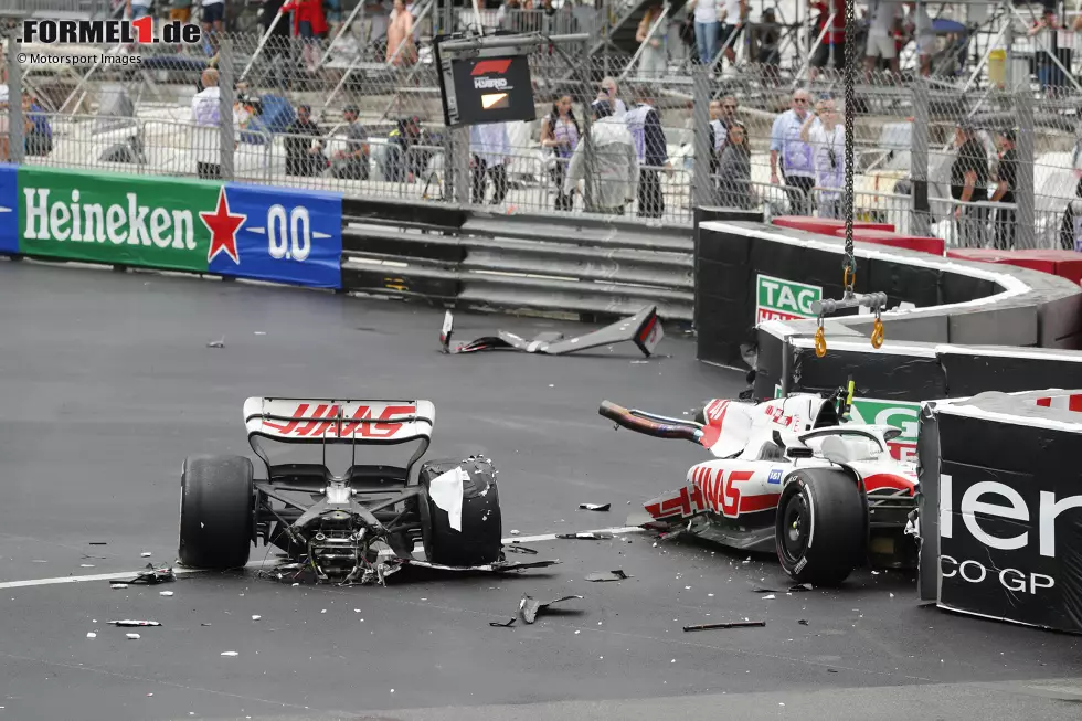 Foto zur News: Mick Schumacher (5): Nach einem ordentlichen Qualifying kommt nicht mehr viel im Rennen. Und dann kracht es: Den heftigen Abflug im Schwimmbad-Bereich nimmt Mick Schumacher auf seine Kappe, spricht von &quot;Fehlern&quot; in seiner Runde. So produziert er wieder mal viel Schrott für Haas ...