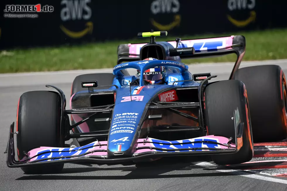 ... Esteban Ocon schon in Einheit eins: Ein Papiertuch verfängt sich im Bremsschacht vorne rechts an seinem Auto, er muss abbrechen und mit qualmenden Bremsen die Box ansteuern. Dort kriegt man das Auto aber wieder flott. Die meiste Arbeit ... Foto zur News: ... Esteban Ocon schon in Einheit eins: Ein Papiertuch verfängt sich im Bremsschacht vorne rechts an seinem Auto, er muss abbrechen und mit qualmenden Bremsen die Box ansteuern. Dort kriegt man das Auto aber wieder flott. Die meiste Arbeit ...