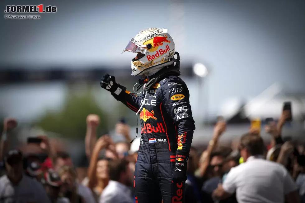 ... baut Max Verstappen seinen Vorsprung weiter aus, auf jetzt 175 Punkte. P2 bleibt mit 129 Punkten bei Sergio Perez, Charles Leclerc kommt mit 126 Punkten auf P3. In der Konstrukteurswertung ... Foto zur News: ... baut Max Verstappen seinen Vorsprung weiter aus, auf jetzt 175 Punkte. P2 bleibt mit 129 Punkten bei Sergio Perez, Charles Leclerc kommt mit 126 Punkten auf P3. In der Konstrukteurswertung ...