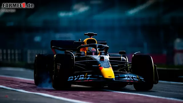 Foto zur News: Premiere in Barcelona: Beim Auftakt der Formel-1-Wintertests 2022 hat Red Bull erstmals den echten RB18 gezeigt - und dabei mit einigen Technik-Details überrascht!