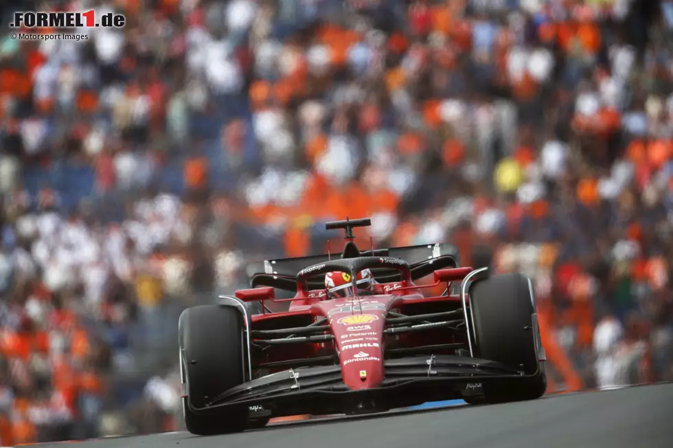 Ferrari hat sich für die verlängerte Version seines Spiegels entschieden, allerdings ohne die Wirbelgeneratoren, die sich normalerweise an der Unterseite der Baugruppe befinden. Foto zur News: Ferrari hat sich für die verlängerte Version seines Spiegels entschieden, allerdings ohne die Wirbelgeneratoren, die sich normalerweise an der Unterseite der Baugruppe befinden.
