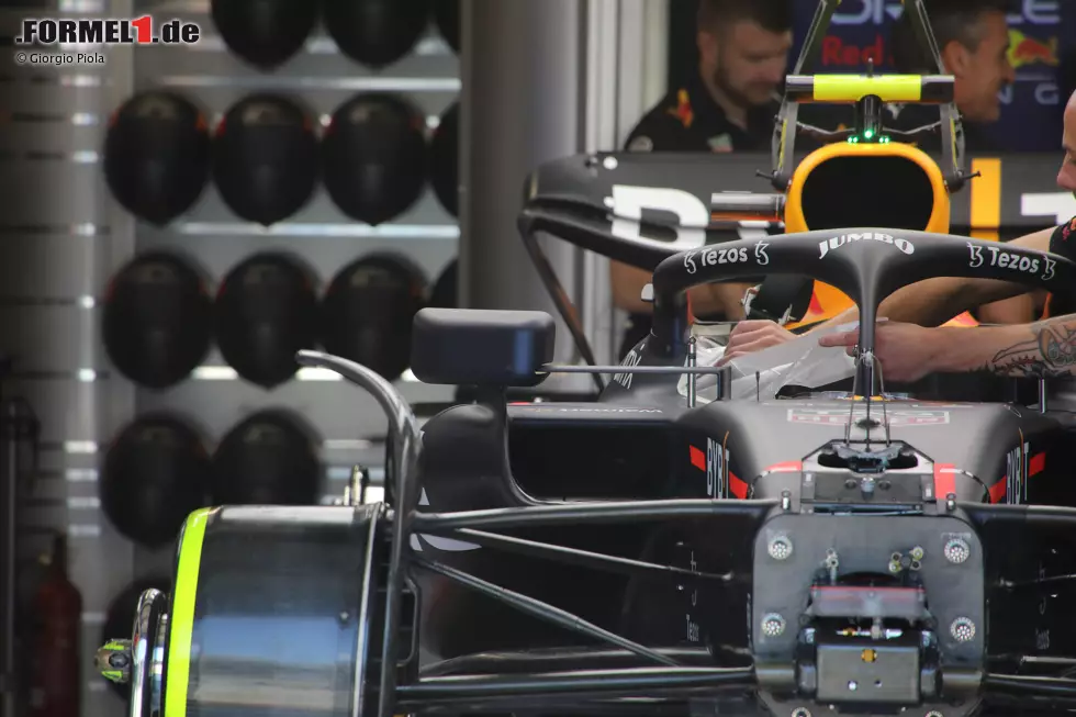Die von Red Bull getestete Lösung ist auch viel größer als wir es gewohnt sind, und die Höhe hat sich dadurch fast verdoppelt. Foto zur News: Die von Red Bull getestete Lösung ist auch viel größer als wir es gewohnt sind, und die Höhe hat sich dadurch fast verdoppelt.