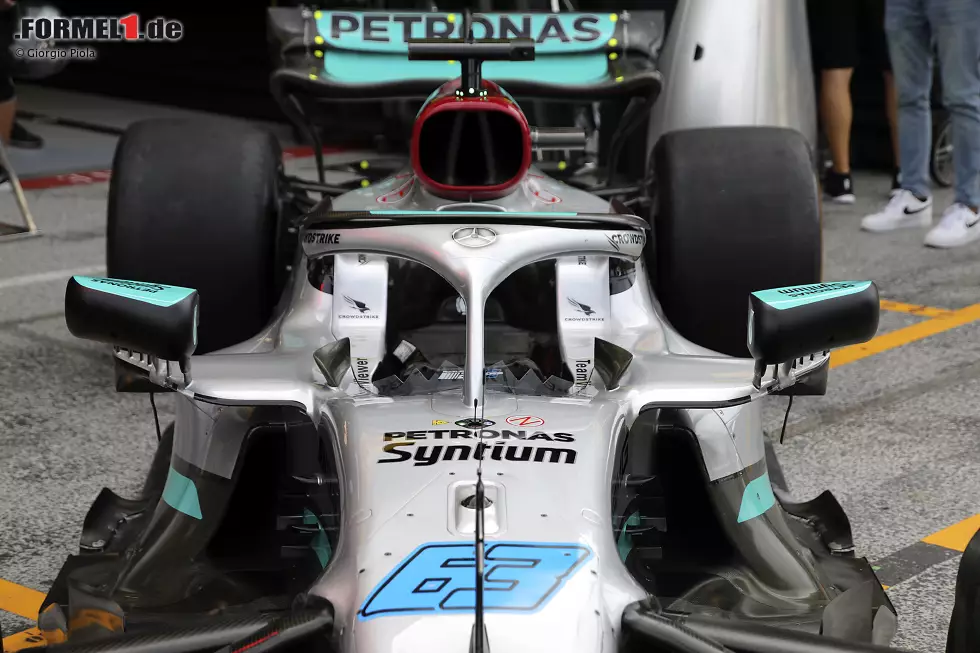 Bei der von Mercedes vorgestellten Lösung wurde der W13 mit einem Spiegelgehäuse ausgestattet, das im Vergleich zu seiner regulären Lösung fast doppelt so hoch ist. Foto zur News: Bei der von Mercedes vorgestellten Lösung wurde der W13 mit einem Spiegelgehäuse ausgestattet, das im Vergleich zu seiner regulären Lösung fast doppelt so hoch ist.