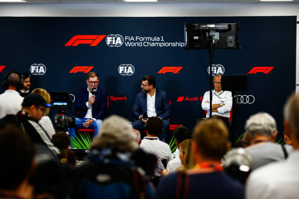 Foto zur News: Pressekonferenz mit FIA-Präsident Mohammed Ben Sulayem, Audi-Vorstand Markus Duesmann, Audi-CTO Oliver Hoffmann und Formel-1-Boss Stefano Domenicali