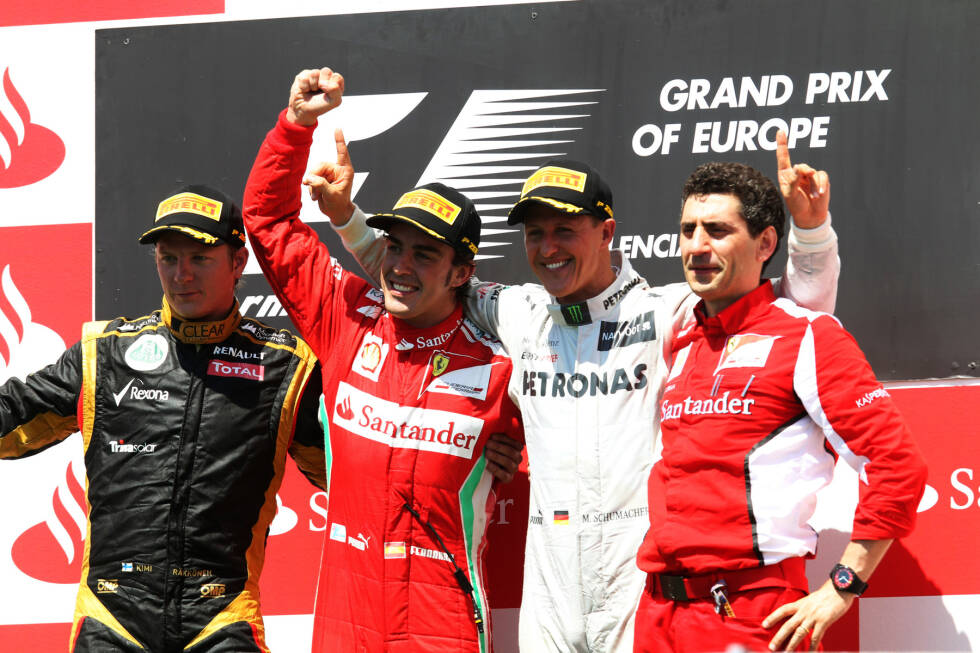 Foto zur News: Bonus: Wer Singapur 2009 nicht zählt, der kann bei Fernando Alonso trotzdem einen Start von außerhalb der Top 10 verbuchen. In Valencia 2012 startete er nur von Platz elf, kämpfte sich aber brillant nach vorne und siegte beim einzigen Podestplatz von Michael Schumacher in dessen Mercedes-Zeit.