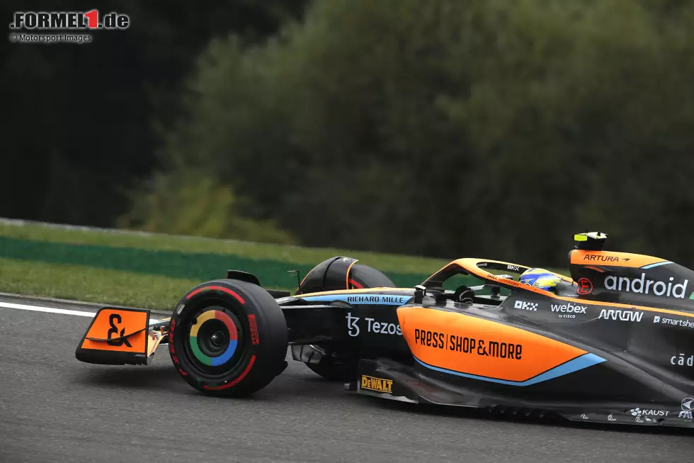... geht an Lando Norris im McLaren MCL36, noch vor Lance Stroll im Aston Martin AMR22 und Carlos Sainz im zweiten Ferrari. Lewis Hamilton belegt im Mercedes W13 den sechsten Platz unter 20 Fahrzeugen. Mit P15 ... Foto zur News: ... geht an Lando Norris im McLaren MCL36, noch vor Lance Stroll im Aston Martin AMR22 und Carlos Sainz im zweiten Ferrari. Lewis Hamilton belegt im Mercedes W13 den sechsten Platz unter 20 Fahrzeugen. Mit P15 ...