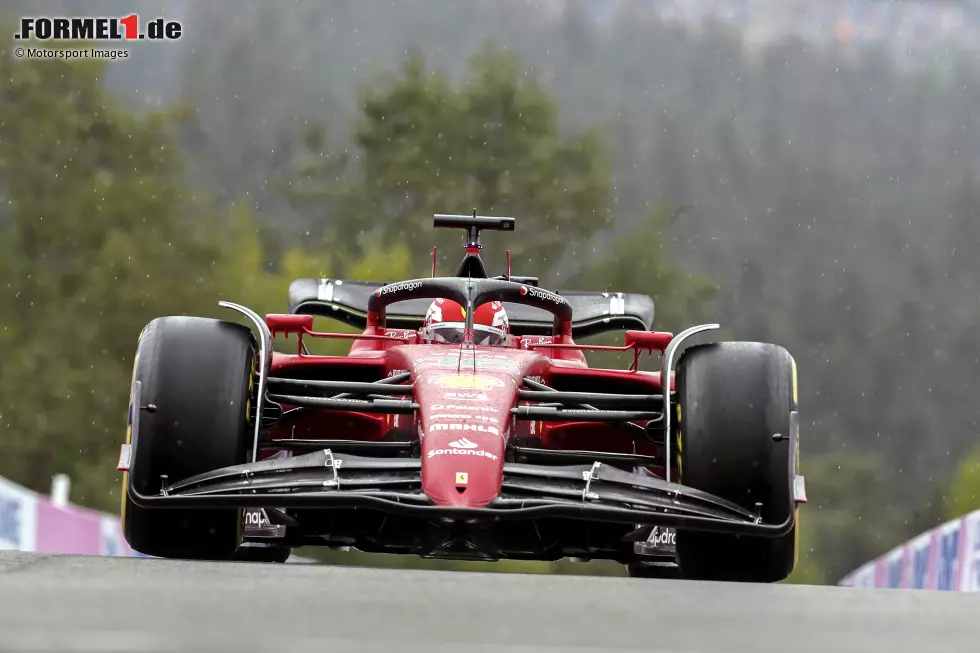 ... der zweitplatzierte Charles Leclerc im Ferrari F1-75 von der Rundenzeit Verstappens erfährt, entfährt es ihm am Funk: "Wow. Das ist ... schnell." Der dritte Platz im Freitagstraining ... Foto zur News: ... der zweitplatzierte Charles Leclerc im Ferrari F1-75 von der Rundenzeit Verstappens erfährt, entfährt es ihm am Funk: "Wow. Das ist ... schnell." Der dritte Platz im Freitagstraining ...