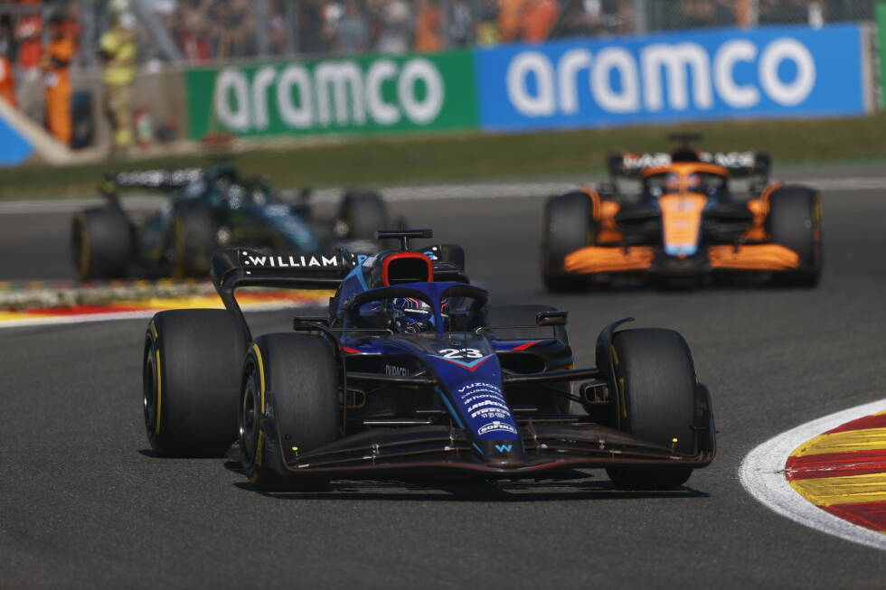 Foto zur News: ... Alexander Albon im zweiten Williams: Er überzeugt mit gutem Topspeed und münzt seinen sechsten Startplatz wie Vettel in ein Top-10-Ergebnis um, nimmt den letzten Punkt für P10 mit. Und schon ...