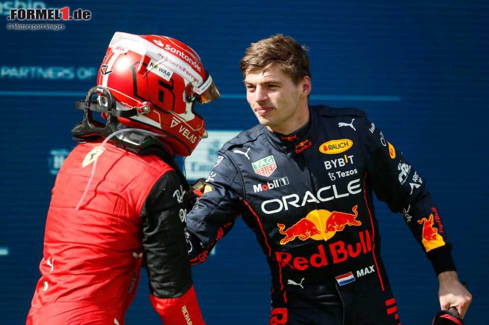 Foto zur News: Charles Leclerc gewinnt im Ferrari F1-75 das elfte Saisonrennen der Formel 1 auf dem Red-Bull-Ring in Spielberg, und zwar hauchdünn vor Max Verstappen im Red Bull RB18. Am Ende entscheiden 1,5 Sekunden. P3 geht an ...