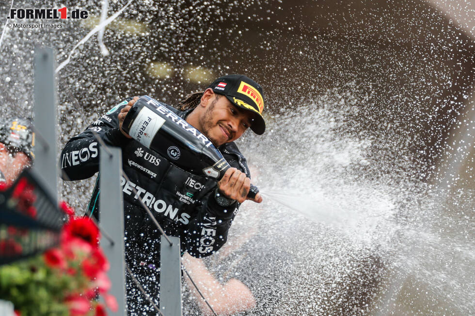 Foto zur News: ... Lewis Hamilton im Mercedes W13, aber nur, weil ...