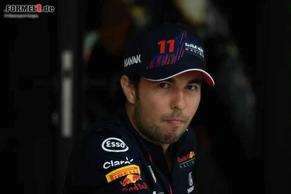Sergio Perez (Red Bull): 7 Punkte - Überholen hinter dem Safety-Car in Imola (2), Abdrängen von Charles Leclerc in Spielberg (2), nochmal Abdrängen von Charles Leclerc in Spielberg (2) und Vorteil neben der Strecke in Monza (1) Foto zur News: Sergio Perez (Red Bull): 7 Punkte - Überholen hinter dem Safety-Car in Imola (2), Abdrängen von Charles Leclerc in Spielberg (2), nochmal Abdrängen von Charles Leclerc in Spielberg (2) und Vorteil neben der Strecke in Monza (1)