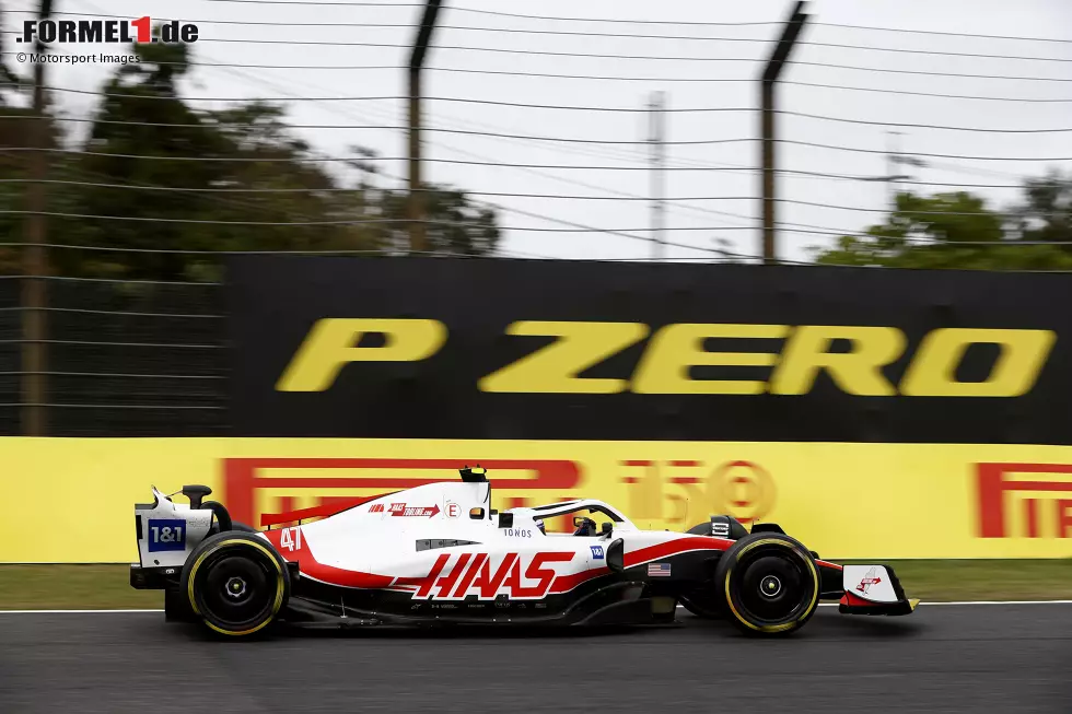 Foto zur News: ... Mick Schumacher, mit einem neuen Chassis für seinen Haas VF-22, nach dem Crash im Freitagstraining. Er dreht 24 Runden im dritten Training und holt damit einen Teil der verpassten Zeit vom Freitag auf. Im Qualifying ...