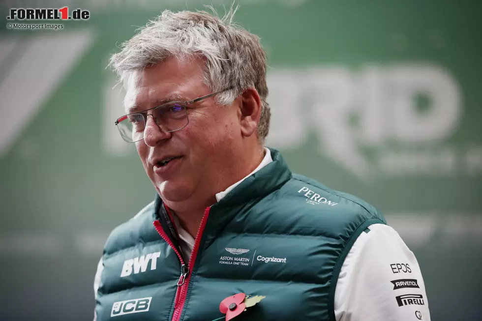 ... noch Teamchef, als der Rennstall in der Saison 2021 in Aston Martin umbenannt wird. Nach dem ersten Jahr aber ... Foto zur News: ... noch Teamchef, als der Rennstall in der Saison 2021 in Aston Martin umbenannt wird. Nach dem ersten Jahr aber ...