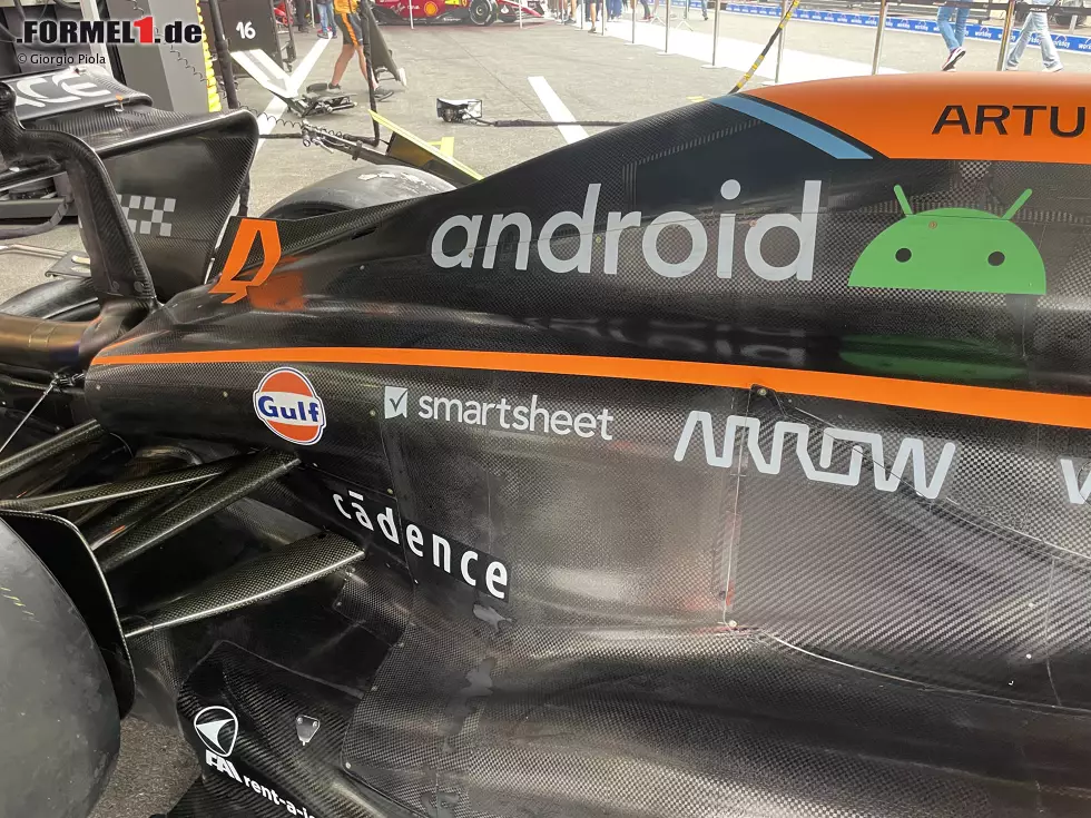Die Farbdiät, auf der der MCL36 bereits war, wurde mit diesem Update auf ein neues Niveau gehoben, denn die Farbe wurde nicht aufgetragen, wo immer es möglich war, ohne die Absicht der Teamlackierung völlig zu zerstören. Foto zur News: Die Farbdiät, auf der der MCL36 bereits war, wurde mit diesem Update auf ein neues Niveau gehoben, denn die Farbe wurde nicht aufgetragen, wo immer es möglich war, ohne die Absicht der Teamlackierung völlig zu zerstören.