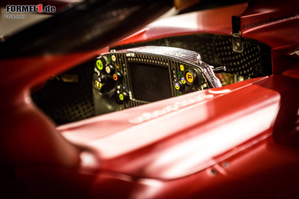 Foto zur News: Ferrari F1-75: Lenkrad