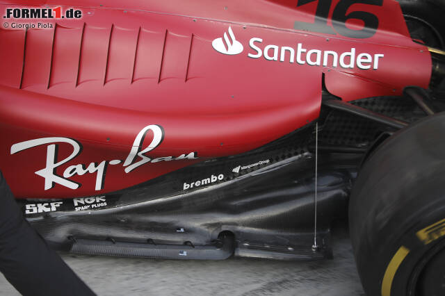 Foto zur News: Ferrari F1-75: Unterboden mit Stützstrebe