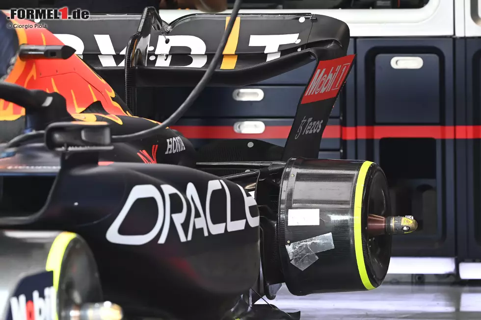 Foto zur News: Red Bull RB18: Bremstrommel hinten