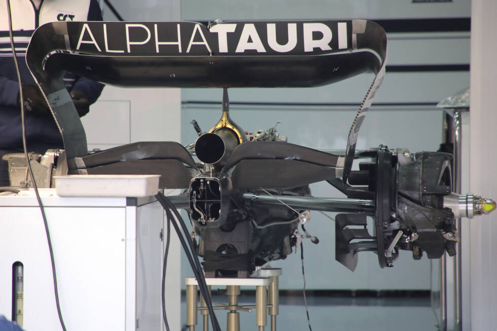 Foto zur News: AlphaTauri AT03: Getriebe und Heckflügel
